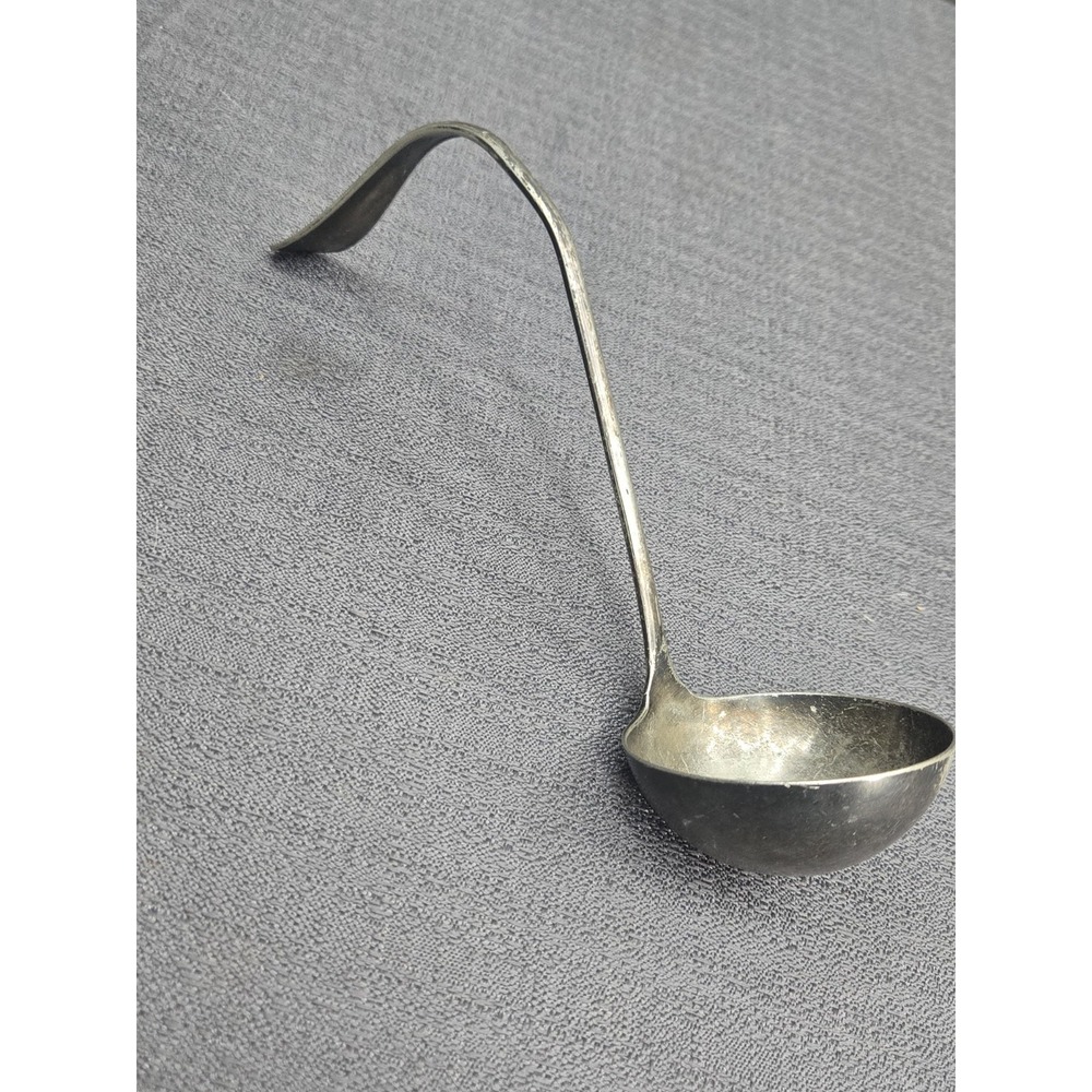 Vintage Silverplate Gravy Ladle Shell Pattern Hanging Handle LIQUID Mark